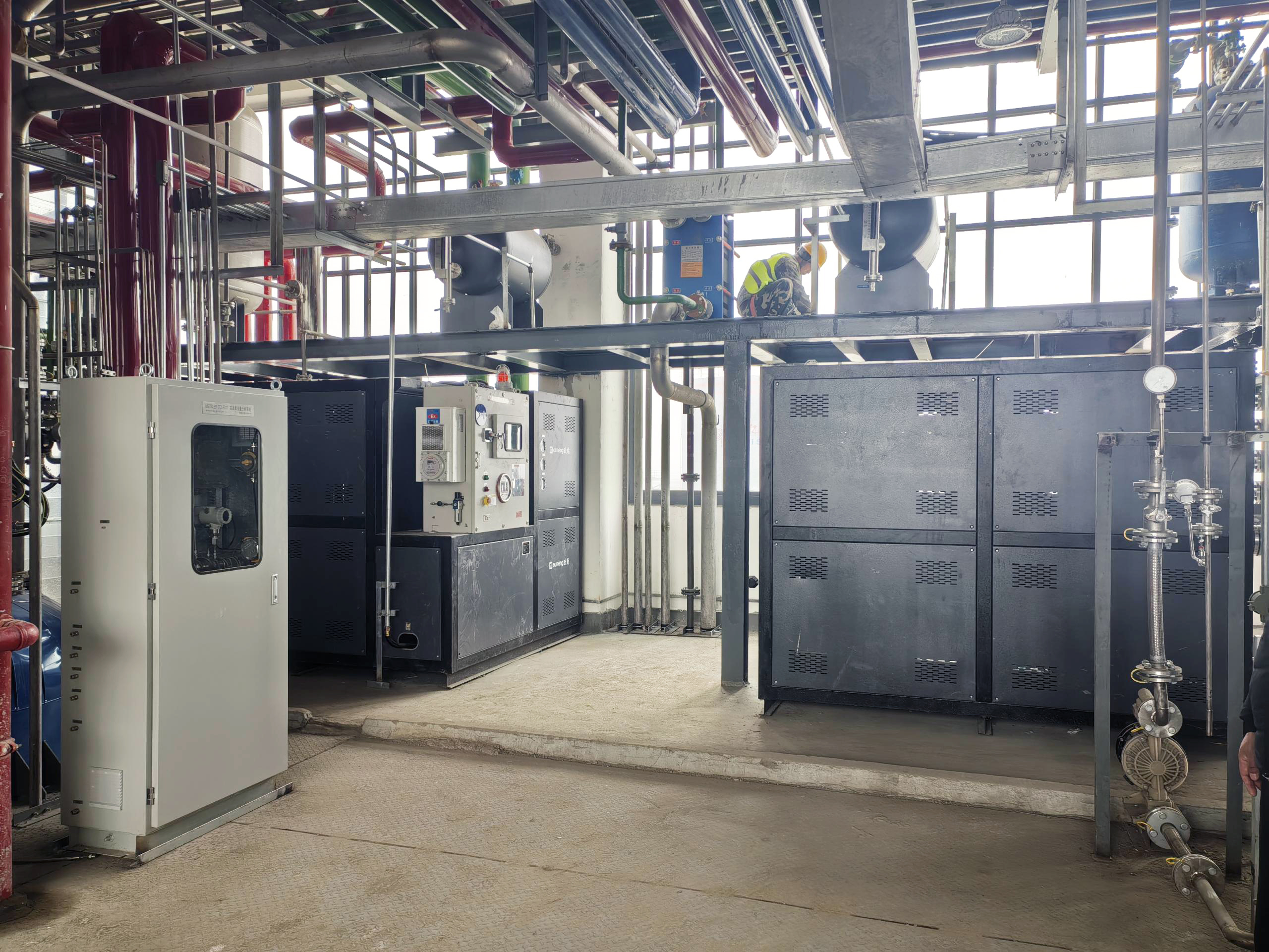 防爆型高溫油溫機(jī)的設(shè)計，符合防爆標(biāo)準(zhǔn)使用