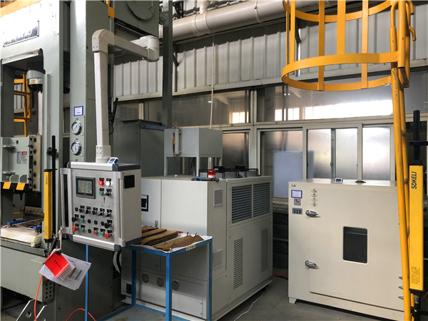 能控制流量和壓力的模溫機