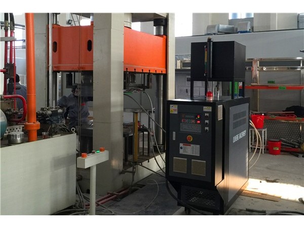 模壓制品有流痕溫度不均勻怎么辦？「歐能機械」油溫機幫您解決