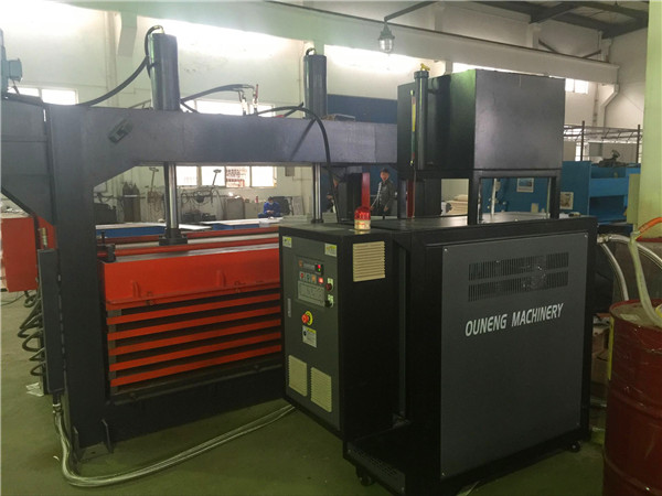 覆銅板熱壓機加熱用哪種設備好？歐能機械推薦高溫模溫機