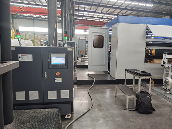 熱塑性復合材料制造，復合材料智能模溫機實現輥筒控溫