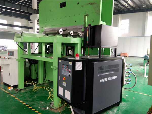 橡膠硫化機(jī)專用油溫機(jī)的特點